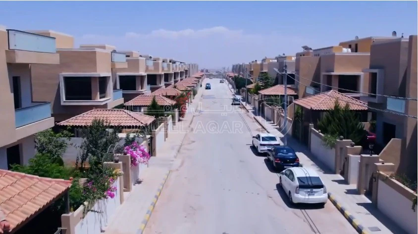 فيلا/منزل في محافظة العاصمة- جنوب عمان-ام رمانه- - 235,000 دأ - صورة 1